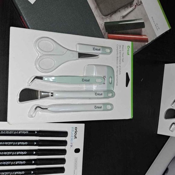 Cricut - Picture 3 of 4